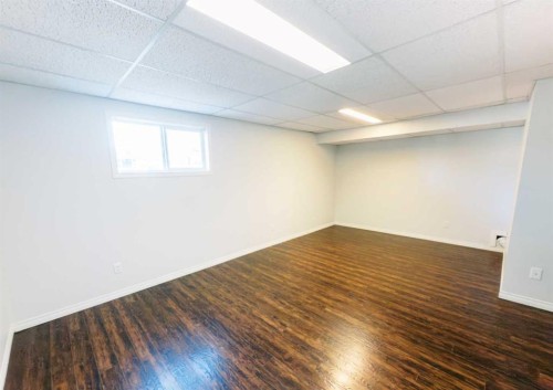 4916A 53 Street, Stettler, AB - Indoor