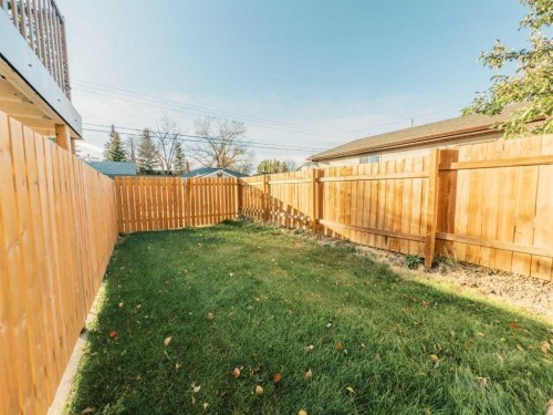 4916A 53 Street, Stettler, AB - Outdoor