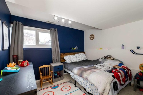 62 Rupert Crescent, Red Deer, AB - Indoor Photo Showing Bedroom