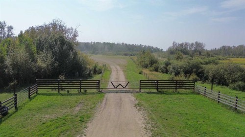 3021 Township Road 400, Rural Lacombe County, AB 