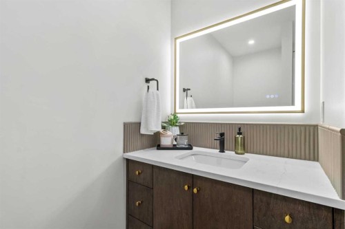 22 Aura Drive, Blackfalds, AB - Indoor Photo Showing Bathroom