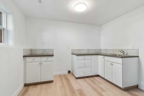 5016 44 Street, Sylvan Lake, AB - Indoor