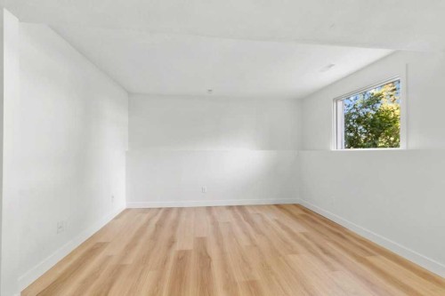 5016 44 Street, Sylvan Lake, AB - Indoor Photo Showing Other Room