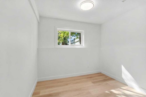 5016 44 Street, Sylvan Lake, AB - Indoor Photo Showing Other Room