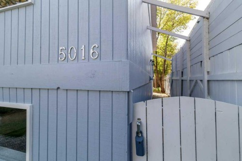 5016 44 Street, Sylvan Lake, AB - Outdoor With Exterior