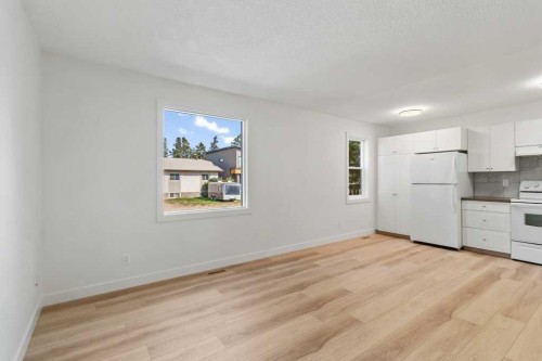 5016 44 Street, Sylvan Lake, AB - Indoor Photo Showing Kitchen