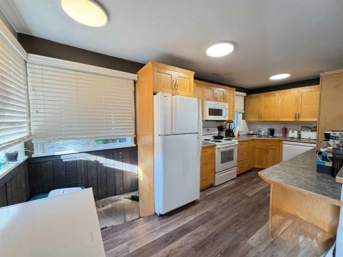 5821 44 Avenue, Red Deer, AB - Indoor Photo Showing Kitchen With Double Sink