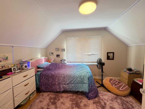 5821 44 Avenue, Red Deer, AB - Indoor Photo Showing Bedroom