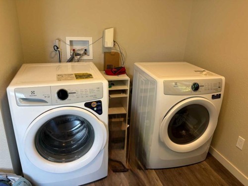 5821 44 Avenue, Red Deer, AB - Indoor Photo Showing Laundry Room