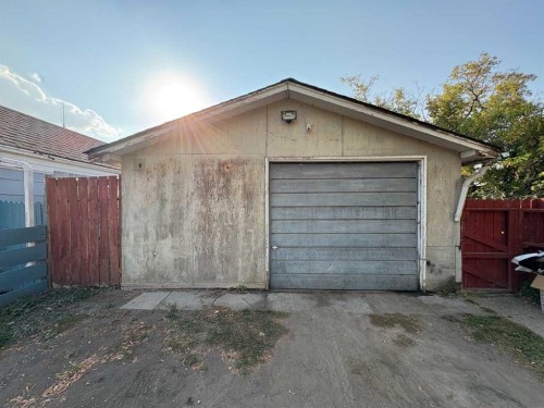 5821 44 Avenue, Red Deer, AB - Outdoor With Exterior