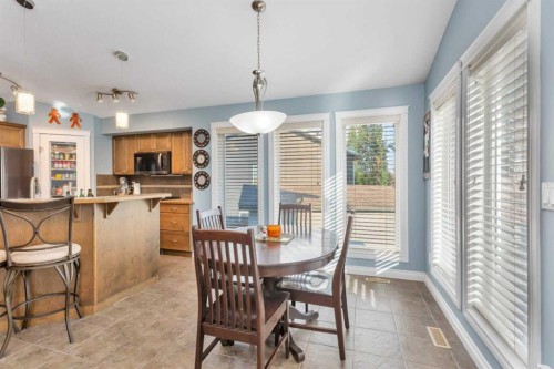 5 Heritage Drive, Penhold, AB - Indoor Photo Showing Dining Room