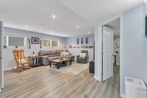 5 Heritage Drive, Penhold, AB - Indoor