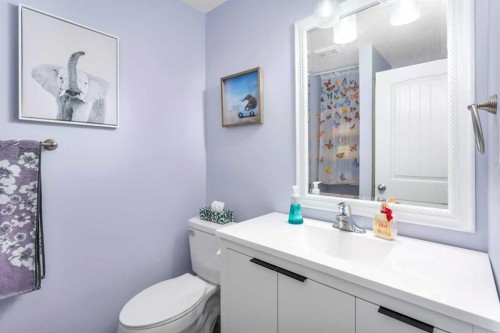 5 Heritage Drive, Penhold, AB - Indoor Photo Showing Bathroom