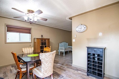 31 Bettenson Street, Red Deer, AB - Indoor Photo Showing Dining Room