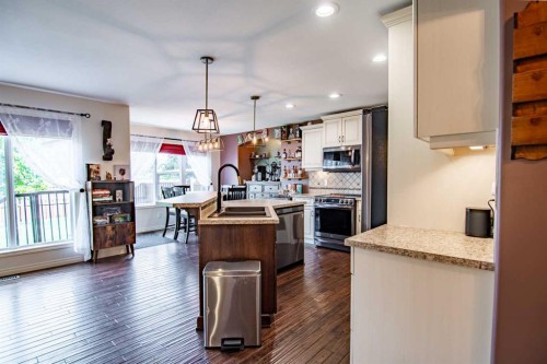 51 Illingworth Close, Red Deer, AB - Indoor Photo Showing Kitchen With Upgraded Kitchen