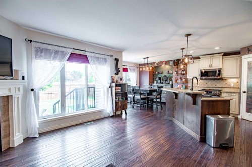 51 Illingworth Close, Red Deer, AB - Indoor Photo Showing Kitchen