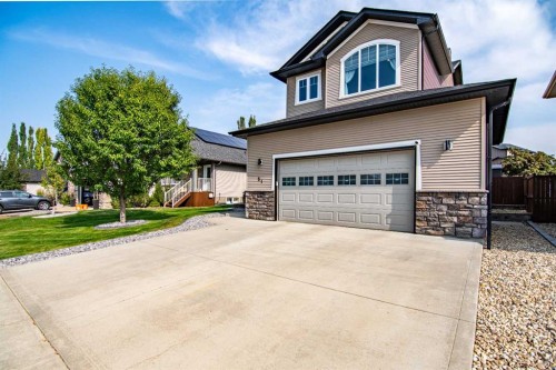51 Illingworth Close, Red Deer, AB - Outdoor