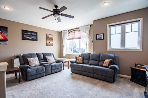 51 Illingworth Close, Red Deer, AB - Indoor Photo Showing Living Room