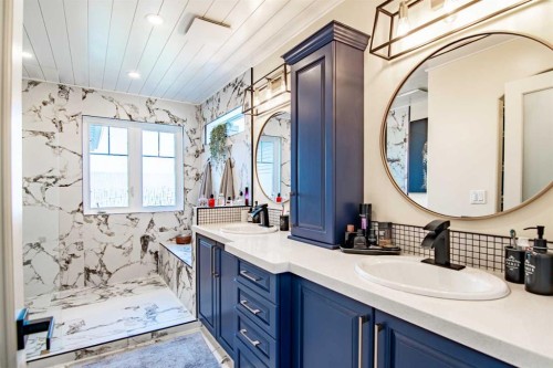 51 Illingworth Close, Red Deer, AB - Indoor Photo Showing Bathroom