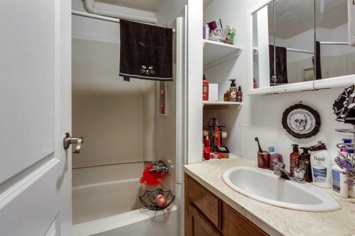 5101 50 Avenue, Red Deer, AB 