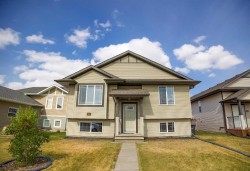 146 Newton Drive  Penhold, AB T0M 1R0