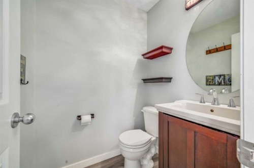 45 Cranberry Square, Calgary, AB - Indoor Photo Showing Bathroom