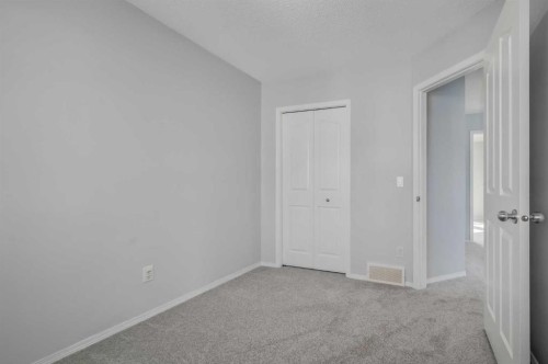 45 Cranberry Square, Calgary, AB - Indoor Photo Showing Other Room