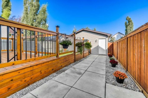 45 Cranberry Square, Calgary, AB - Outdoor With Exterior