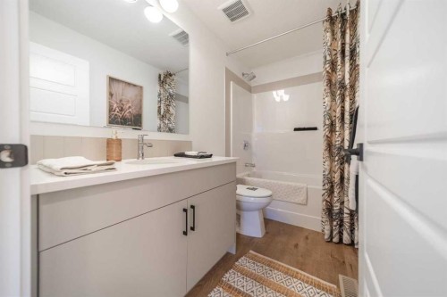 141 Southbow Drive, Cochrane, AB - Indoor Photo Showing Bathroom