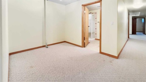 6 Drake Street, Fleet, AB - Indoor Photo Showing Other Room