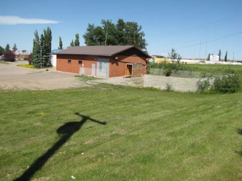 4303 And 4301 49 Street, Innisfail, AB 