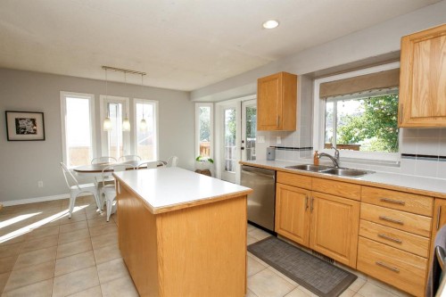 238 Davison Drive, Red Deer, AB - Indoor Photo Showing Kitchen With Double Sink