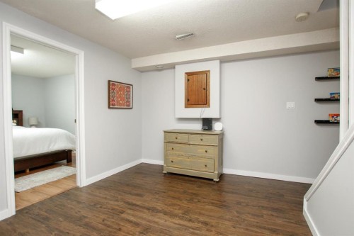 238 Davison Drive, Red Deer, AB - Indoor Photo Showing Bedroom
