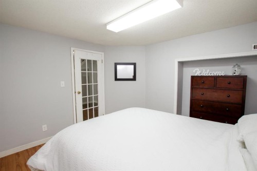 238 Davison Drive, Red Deer, AB - Indoor Photo Showing Bedroom