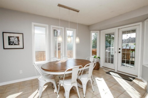 238 Davison Drive, Red Deer, AB - Indoor Photo Showing Dining Room