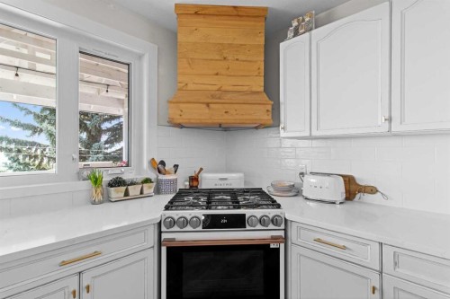 40017 Rr23, Rural Lacombe County, AB - Indoor Photo Showing Kitchen