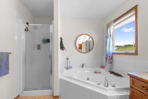 40017 Rr23, Rural Lacombe County, AB - Indoor Photo Showing Bathroom