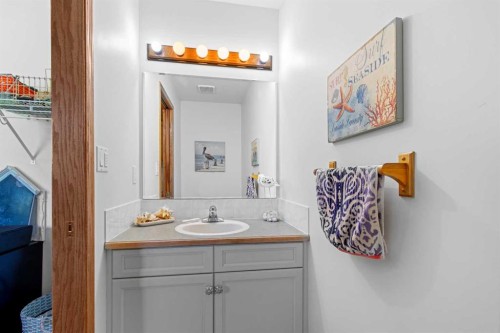 40017 Rr23, Rural Lacombe County, AB - Indoor Photo Showing Bathroom