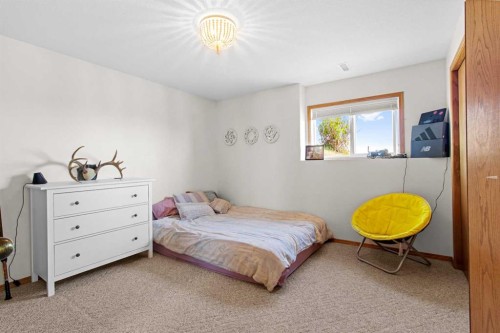 40017 Rr23, Rural Lacombe County, AB - Indoor Photo Showing Bedroom
