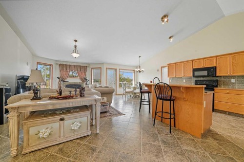 61 Leung Close, Red Deer, AB - Indoor Photo Showing Kitchen