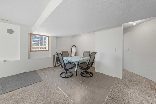 61 Leung Close, Red Deer, AB - Indoor Photo Showing Other Room