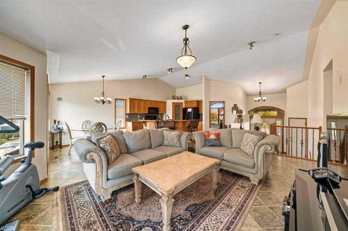 61 Leung Close, Red Deer, AB - Indoor Photo Showing Living Room