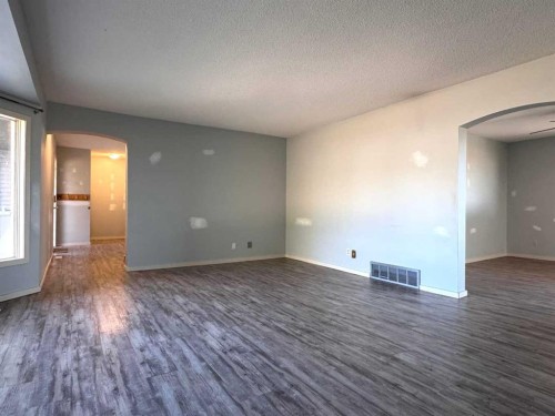 3219 Olson Street, Donalda, AB - Indoor Photo Showing Other Room