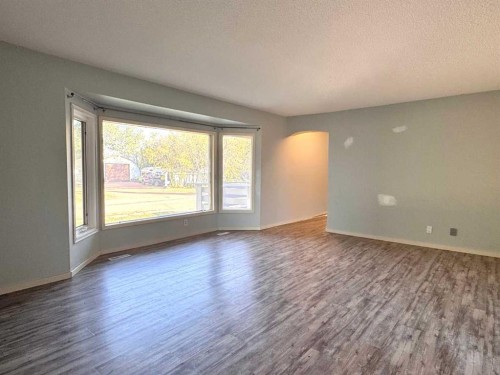 3219 Olson Street, Donalda, AB - Indoor Photo Showing Other Room