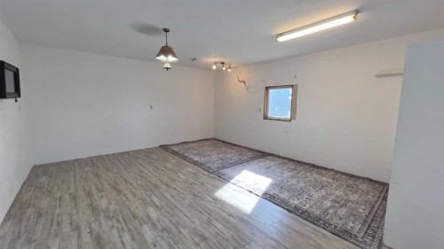 3219 Olson Street, Donalda, AB - Indoor Photo Showing Other Room