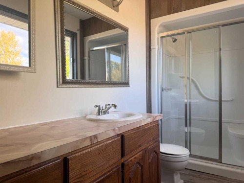 3219 Olson Street, Donalda, AB - Indoor Photo Showing Bathroom