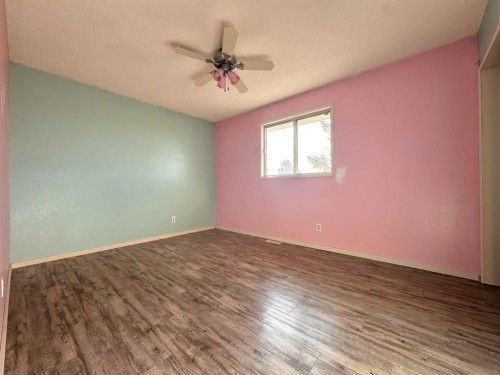3219 Olson Street, Donalda, AB - Indoor Photo Showing Other Room