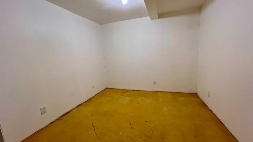3219 Olson Street, Donalda, AB - Indoor Photo Showing Other Room