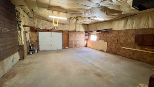 3219 Olson Street, Donalda, AB - Indoor Photo Showing Garage