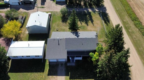 3219 Olson Street, Donalda, AB - Outdoor
